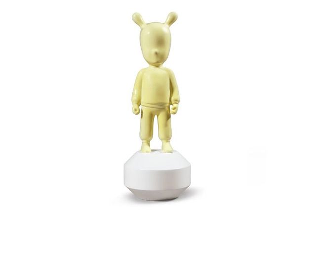 The yellow guest porcelain