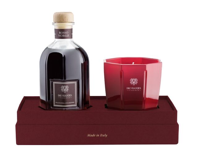 Gift box rosso nobile with candle