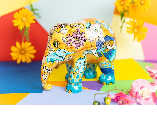 Elephant parade stay gold