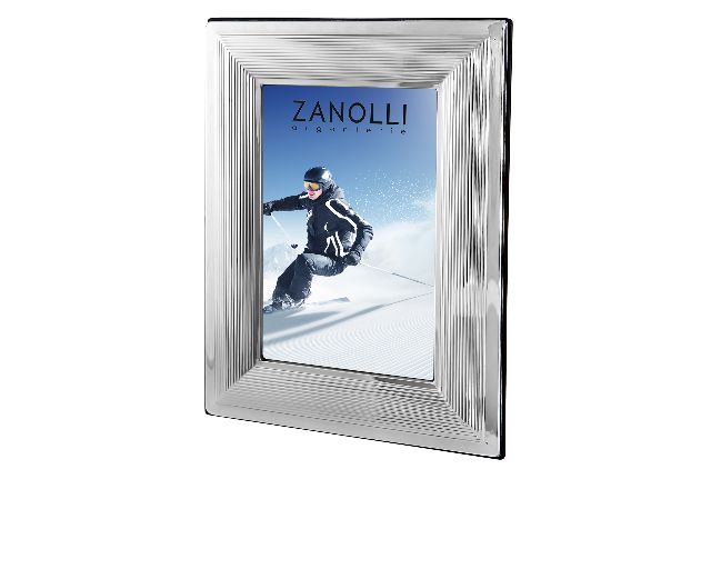 Cornice argento a fascia larga rigata