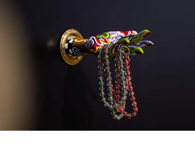 Mano hand colorful dipinta a mano