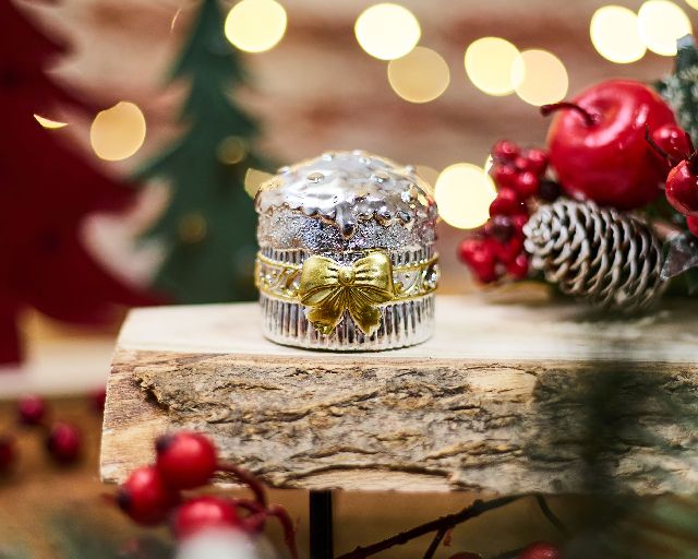 Christmas gift bow panettone