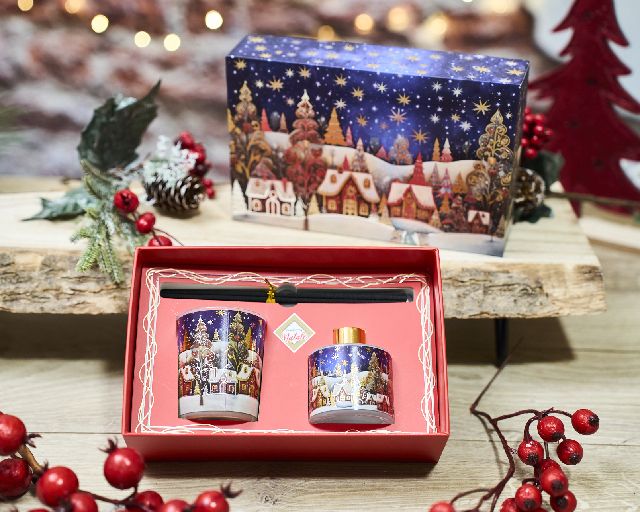 Idea regalo natale astuccio con diffusore e candela con fragranza alla cannella