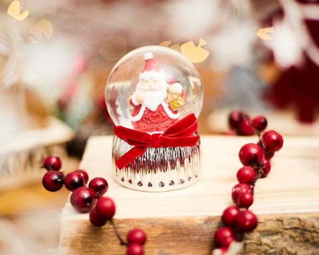Christmas gift boule de neige santa claus
