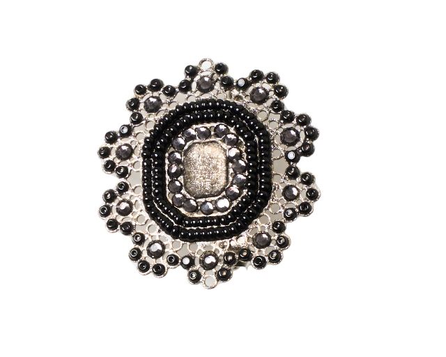 Spilla in ottone con strass neri