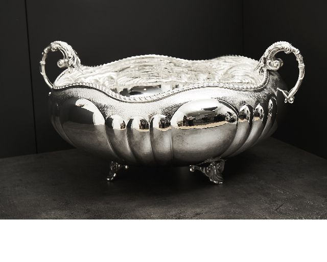Centrotavola argento 1584 grammi bordo godronato usato ricondizionato