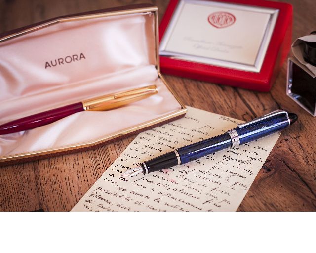 Fountain pen ipsilon lacca night blue