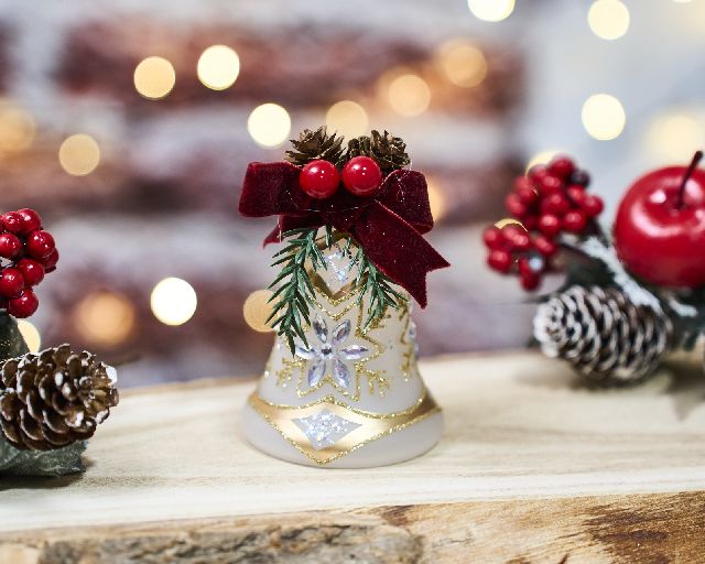 Idea regalo natale campanella bianca con luce led e fiori