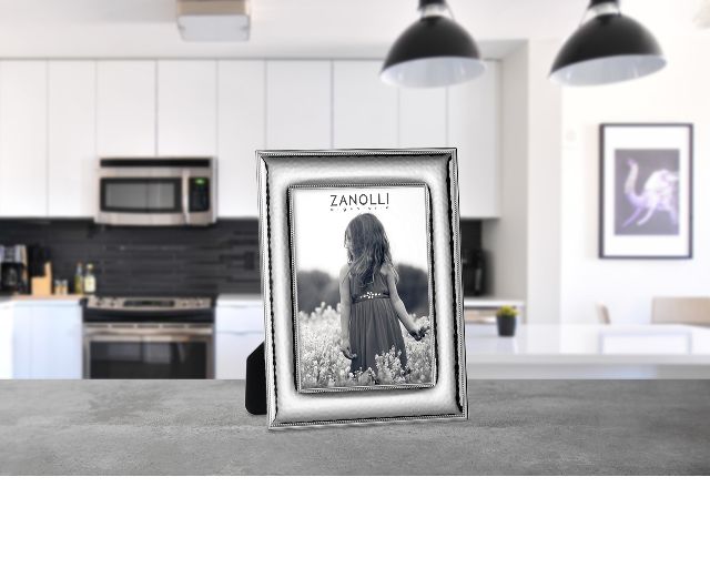 Picture frame bilaminated silver with glossy band