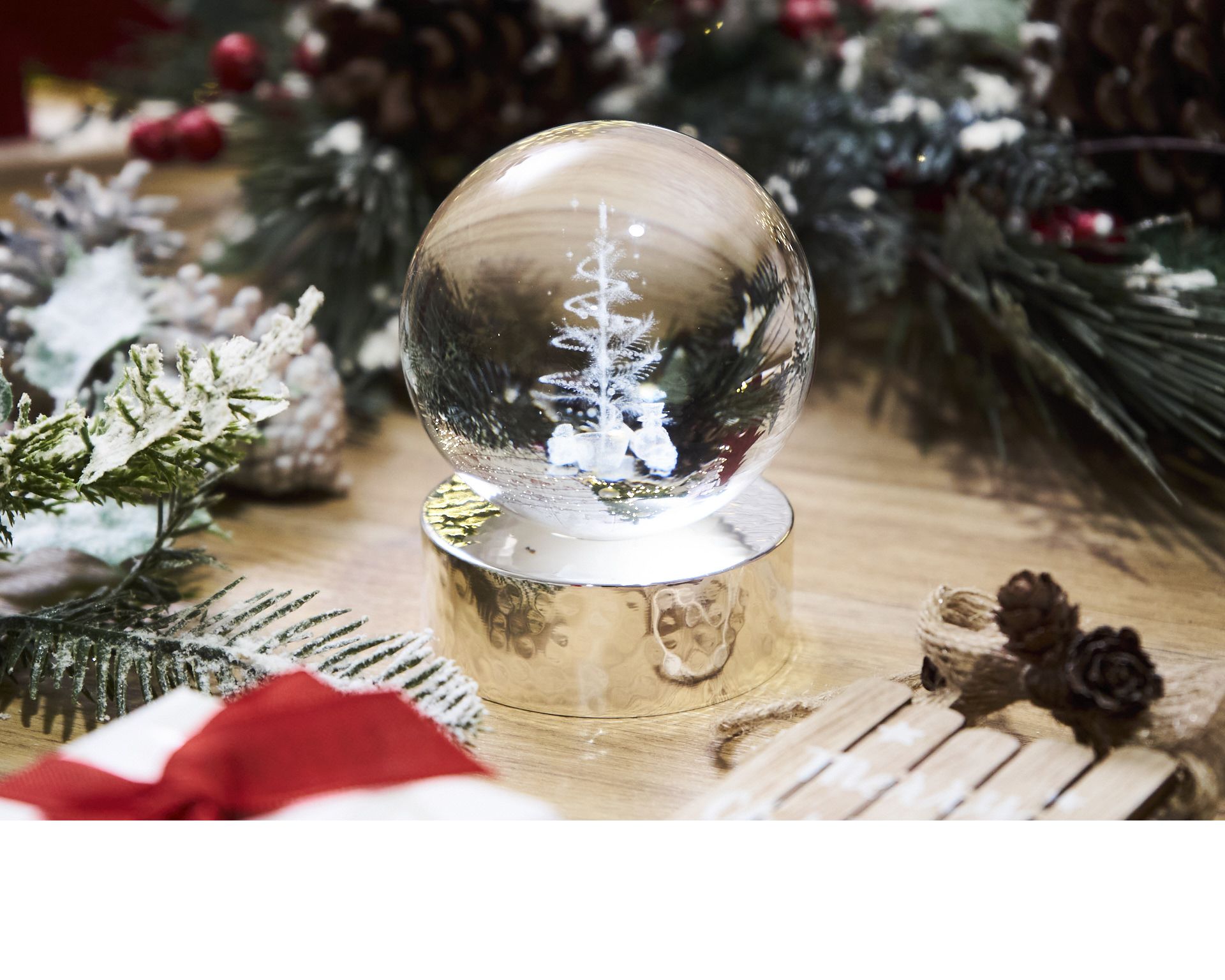 Sfera Di Cristallo Albero Con Incisione Laser 3d E Base In Argento Lucido Selezione Zanolli 185441 624albero05