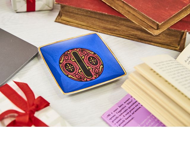 Piattino Holiday Alphabet Porcellana Lettera O Versace 159452 I1194040369515253