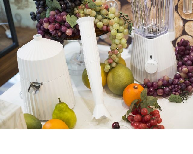 Set Frullatore Plisse Bianco Con Frusta E Tritatutto 4 Pezzi Alessi 166362 902mdl10sw