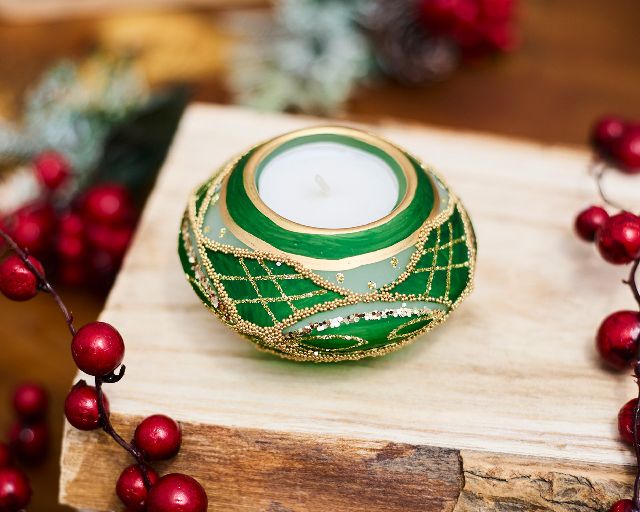 Christmas gift led candle holder with green t-light