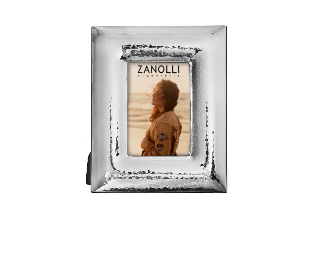 Picture frame silver with hammered band