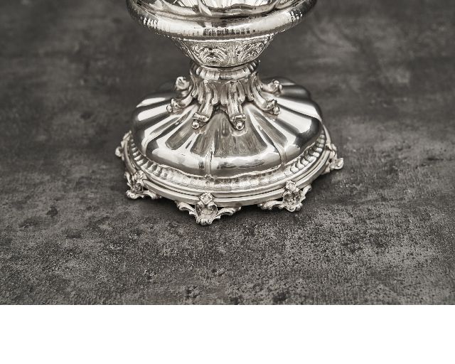 Vaso Argento Con Due Putti E Decorazione Foglie Usato Ricondizionato Zanolli Vintage 177520 Us0005472