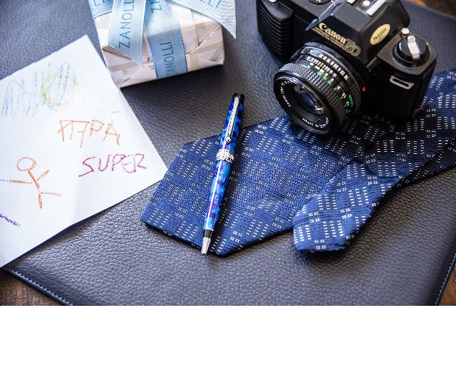 Penna a sfera optima auroloide blu screziato