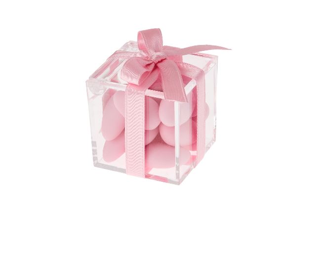 Favor pink confetti and pink ribbon