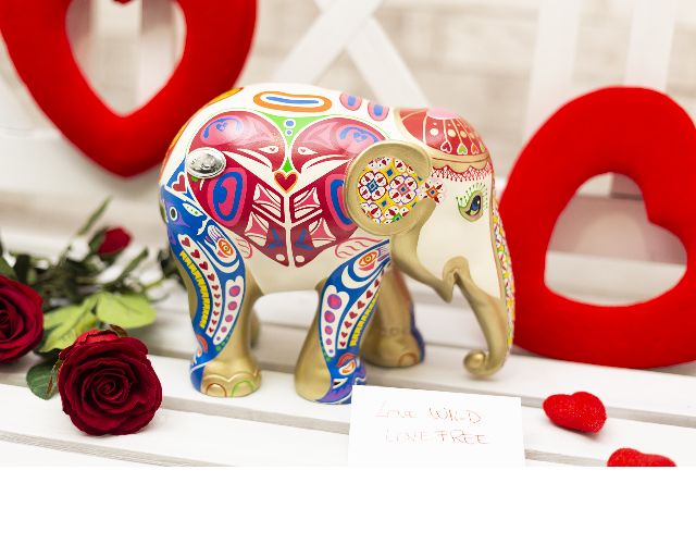 Elephant parade love wild, love free