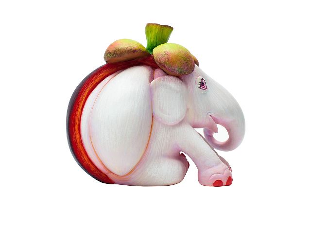 Elephant parade queen of the fruit