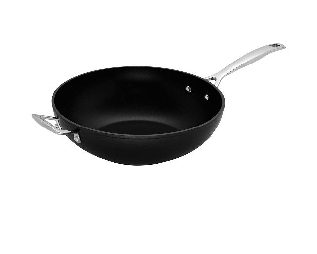 Wok in alluminio antiaderente nero con manico lungo