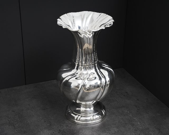 Vaso torcion argento 1046 grammi in stile settecento usato ricondizionato