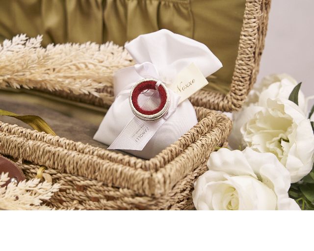 Drip catcher silver with sugared almonds