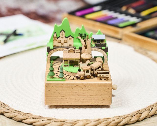 Train music box in wood