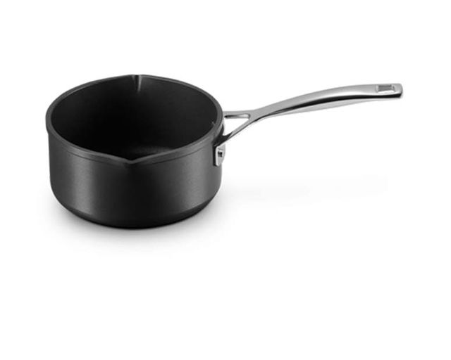 Casseruola in alluminio antiaderente nero doppio becco
