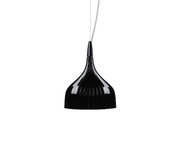 Lampada sospensione e' nera
