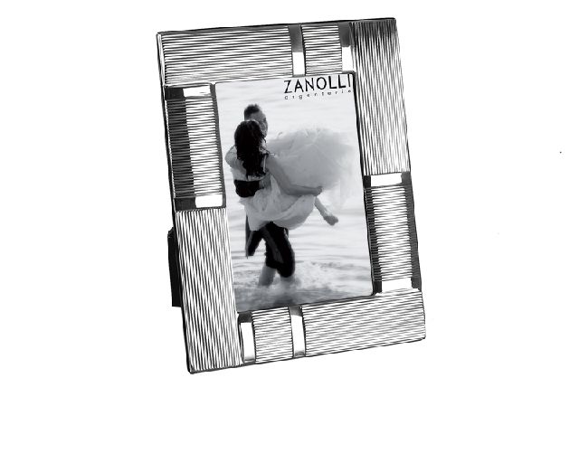 Picture frame techno silver with wide striped band