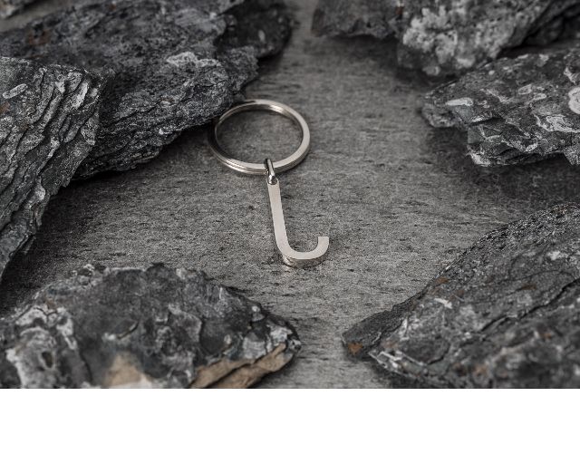 Keychain silver j letter