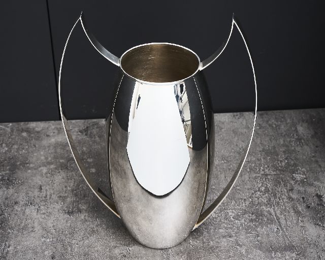 Vaso argento 823 grammi liscio con due manici usato ricondizionato