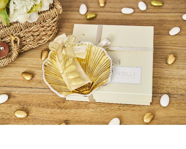 Piattino conchiglia oro con tubolare portaconfetti