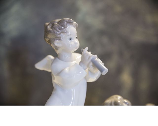 Angel With Flute Porcelain Lladro