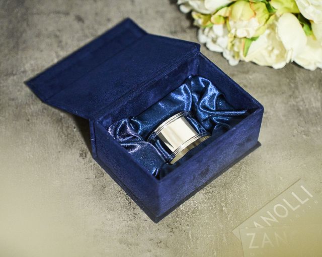 Case for napkin tie