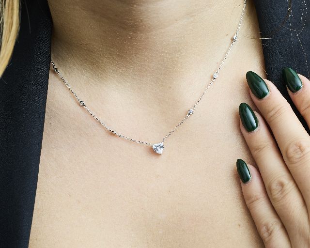 Collana cuore argento con zirconi bianchi