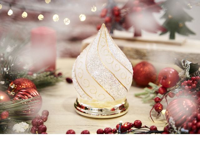 Christmas drop light with gold decoration