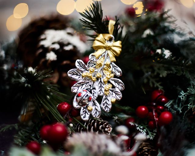Christmas gift mistletoe and ladybug gold