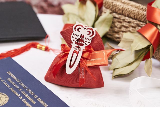 Bomboniera laurea segnalibro gufo silver plated con sacchetto portaconfetti