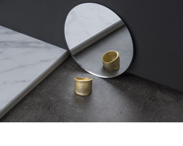 Anello argento dorato opaco martellato