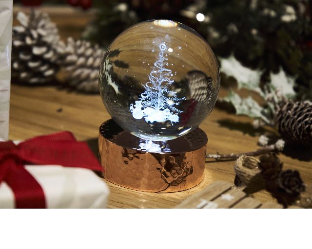 Sfera Di Cristallo Albero Con Incisione Laser 3d E Base In Rame Lucido Selezione Zanolli 185439 624albero01