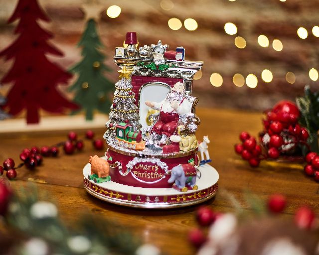Idea regalo natale giostra musicale babbo natale