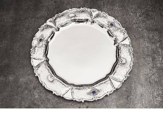 Round plate silver with blue stones