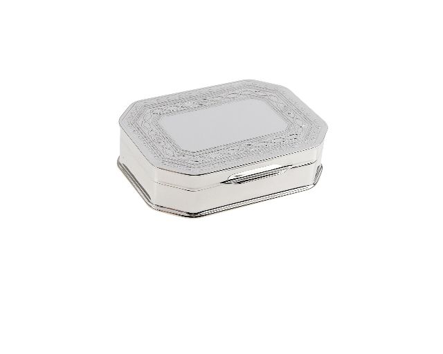 Octagonal pill box silver with engraving