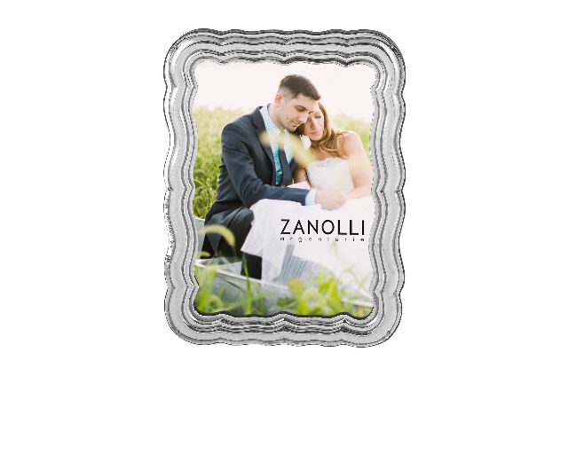Cornice argento in stile 700