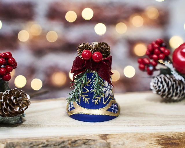 Idea regalo natale campanella blu con luce led e fiori