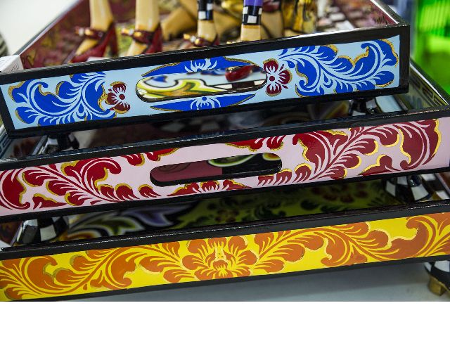 Drag tray l hand painted