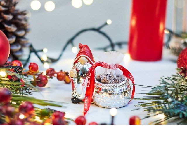 Santa claus with lentils red