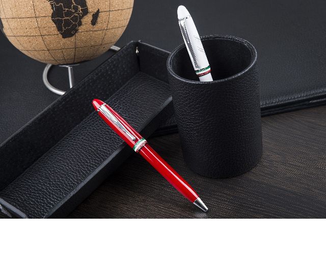 Ballpoint pen ipsilon italia red