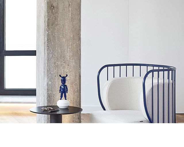The Dark Blue Guest Porcellana Lladro